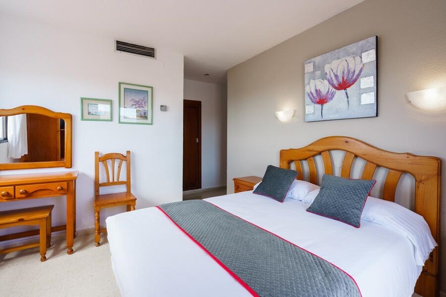 Oyo Hotel Costa Andaluza موتريل المظهر الخارجي الصورة