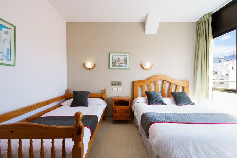 Oyo Hotel Costa Andaluza موتريل المظهر الخارجي الصورة