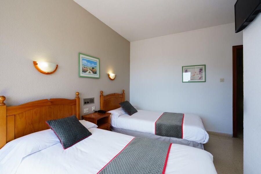 Oyo Hotel Costa Andaluza موتريل المظهر الخارجي الصورة
